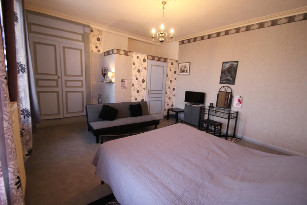 Bed and Breakfast Domaine Des Roses Vaudelnay Camera foto