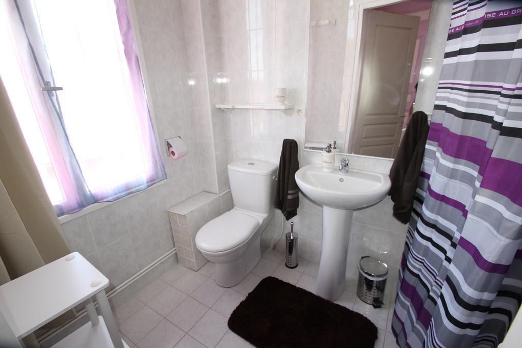 Bed and Breakfast Domaine Des Roses Vaudelnay Camera foto