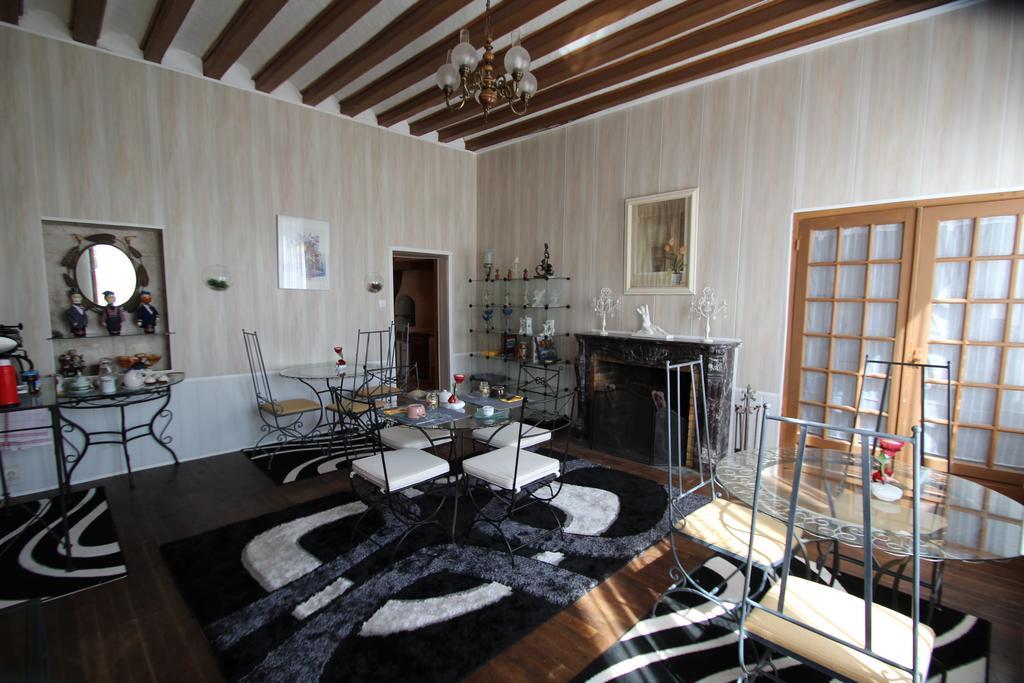 Bed and Breakfast Domaine Des Roses Vaudelnay Esterno foto