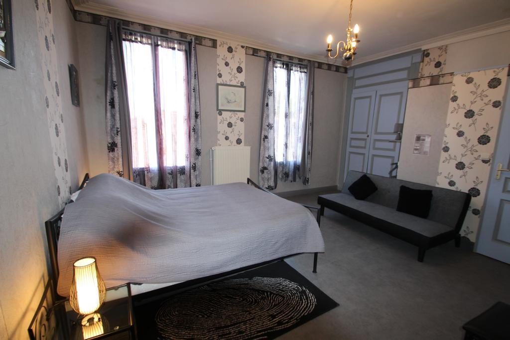 Bed and Breakfast Domaine Des Roses Vaudelnay Camera foto