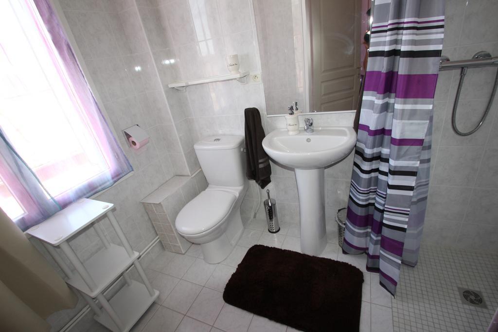 Bed and Breakfast Domaine Des Roses Vaudelnay Esterno foto