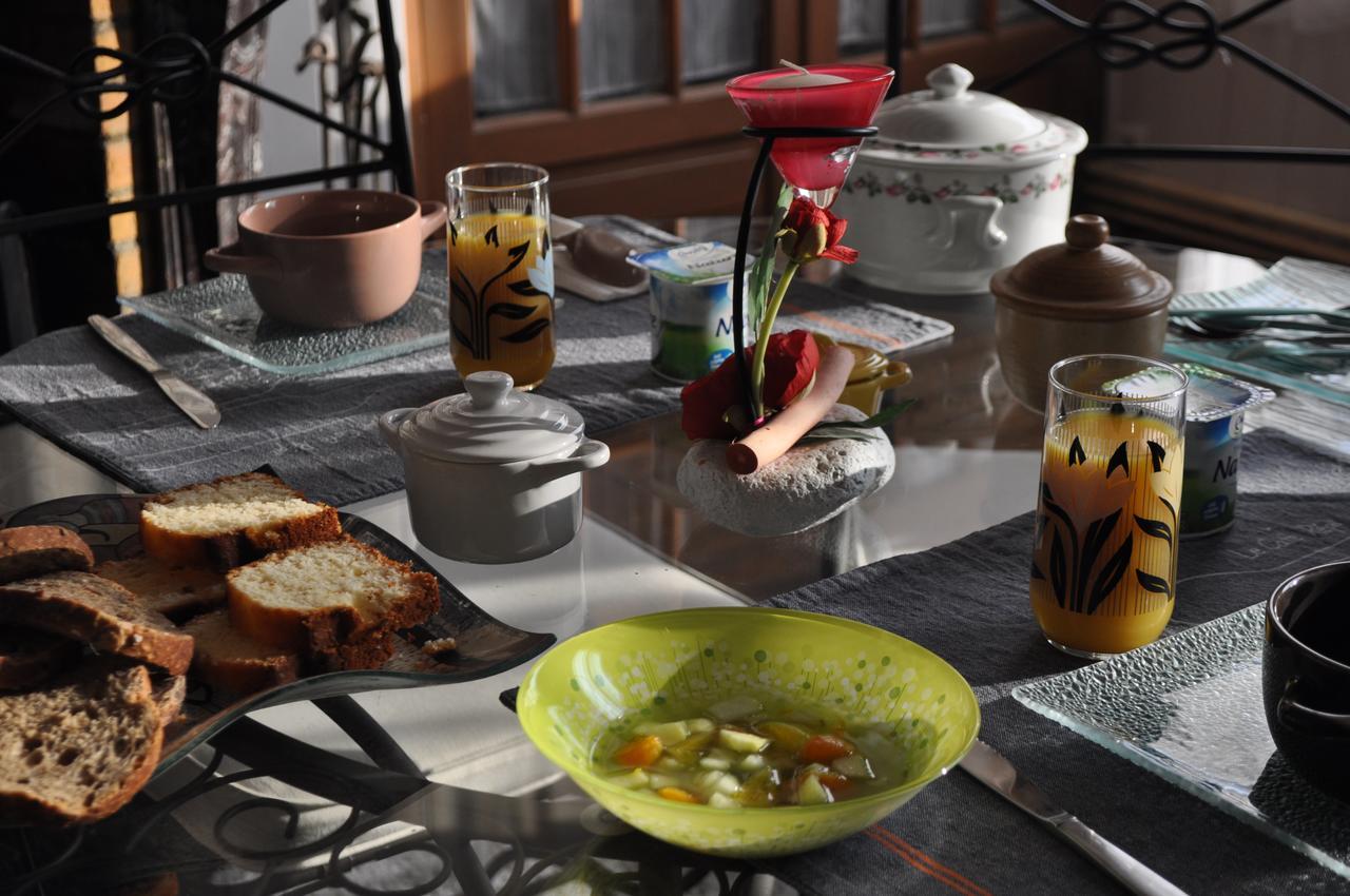 Bed and Breakfast Domaine Des Roses Vaudelnay Esterno foto