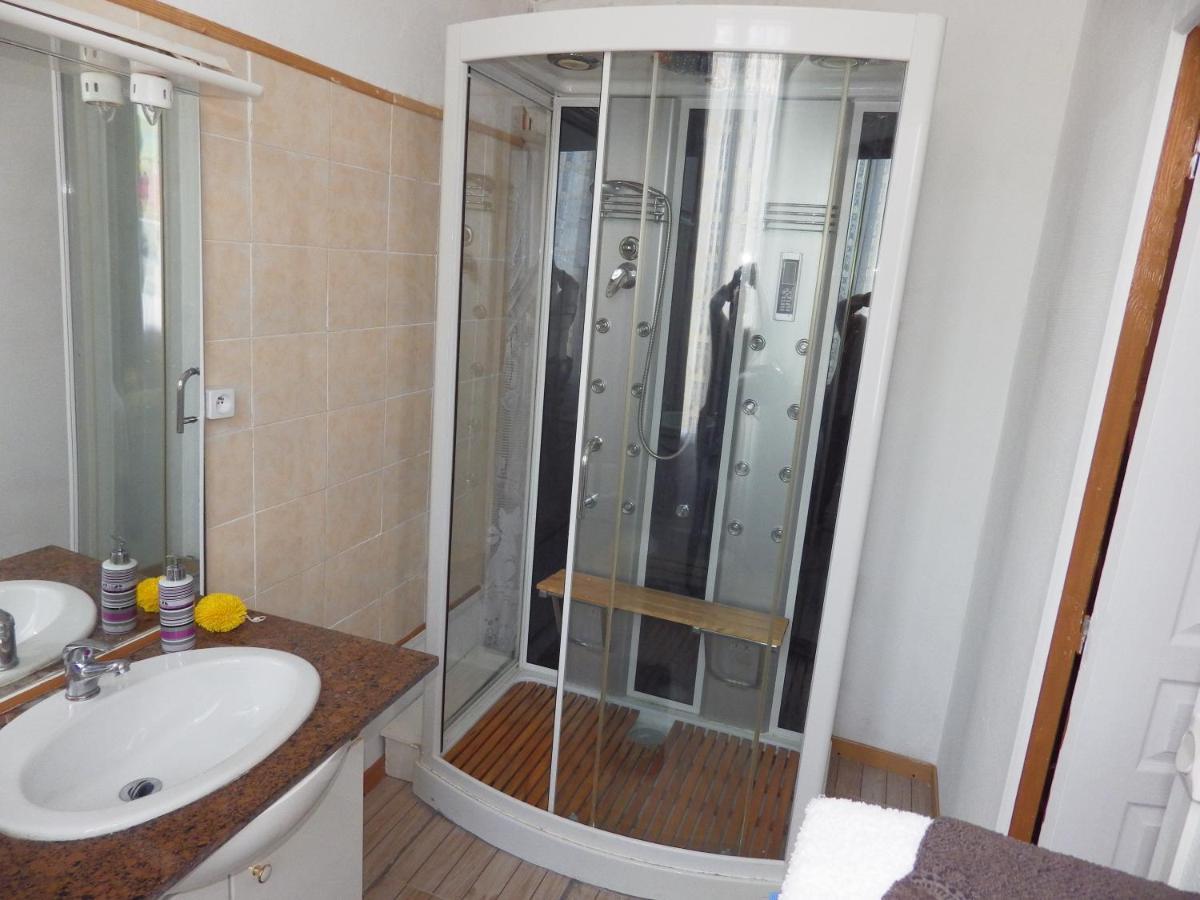 Bed and Breakfast Domaine Des Roses Vaudelnay Esterno foto