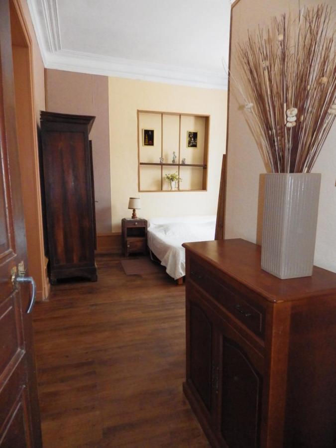 Bed and Breakfast Domaine Des Roses Vaudelnay Esterno foto